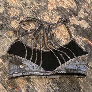 Lululemon sports bra